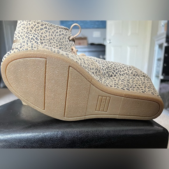 TOMS Ankle boots: Leopard Print (Size 5) - Picture 4 of 4